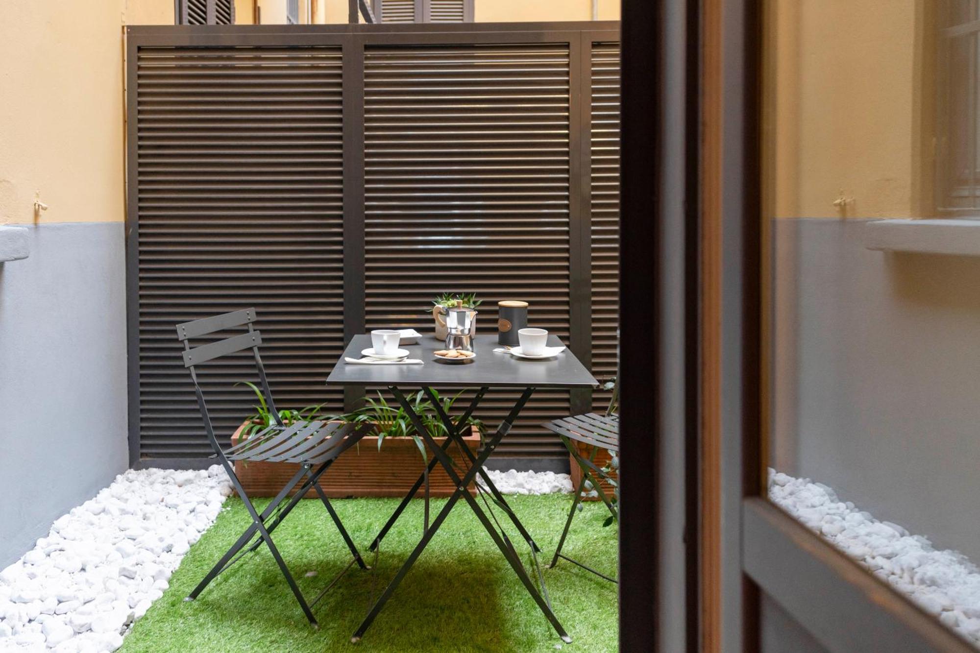 Heart Milan Apartments Duomo Missori Exterior photo